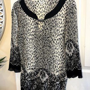 Nicola, black and white tunic top
